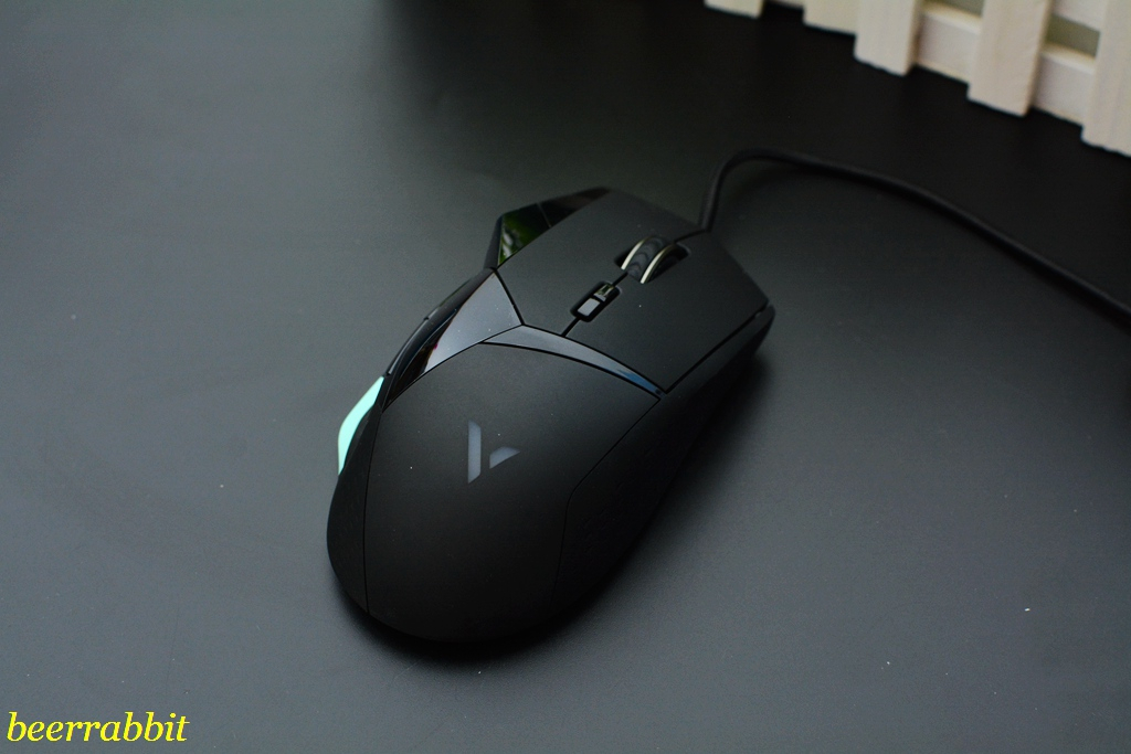 雷柏vt900和罗技g502哪个好,雷柏rapoo雷柏vt900鼠标