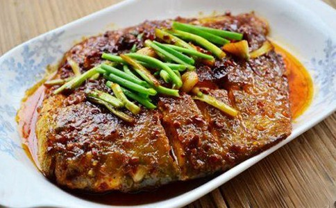 红烧鲳鱼的最佳吃法和做法,简单易学易做的红烧鲳鱼家常做法