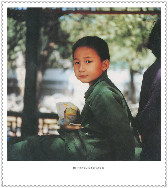 40张老照片带你走进60年代的上海,80年代老照片日本摄影师