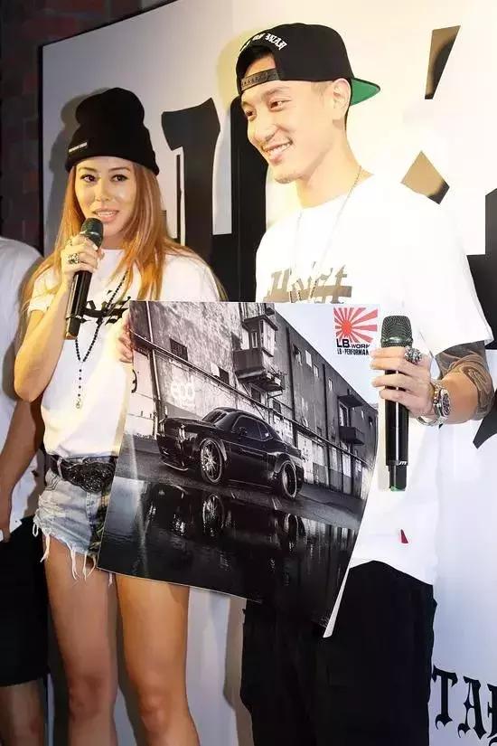 长脸女人最好看的发型,长脸适合什么样的发型