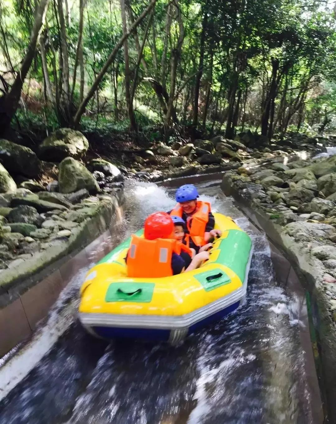 抛开空调WiFi西瓜，让博罗给你一个最美的“湿身”理由！