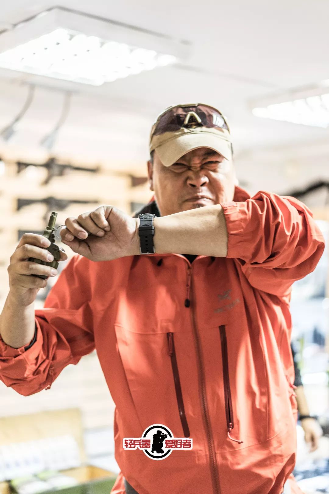 男人天堂，一起逛逛俄罗斯的“*器武**”商店