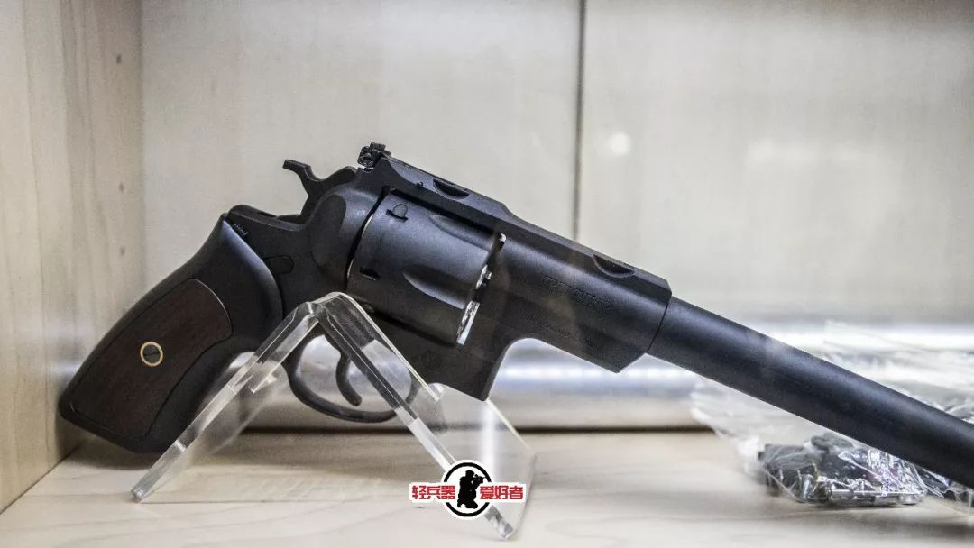 男人天堂，一起逛逛俄罗斯的“*器武**”商店