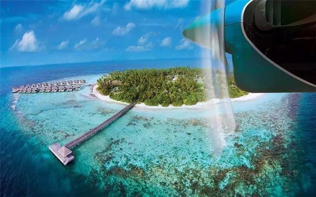 飞机高空拍摄效果图,飞机靠窗风景照片怎么拍