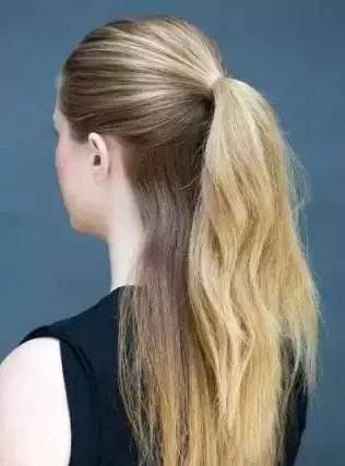 只要两步就能学会的扎发,今夏中性发型女生怎么扎