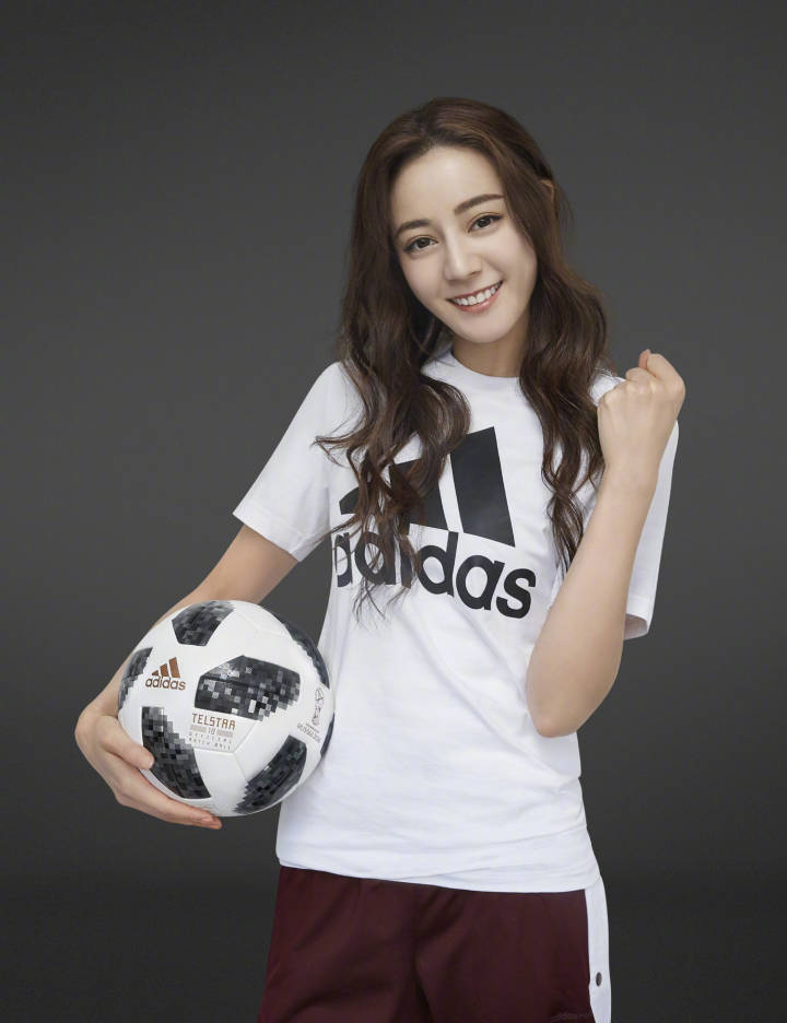 易烊千玺演唱会杨幂,易烊千玺迪丽热巴即将有什么节目