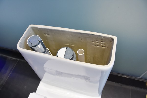 卫生间浴室柜马桶淋浴房搭配,卫生间淋浴房马桶洗手盆如何布置