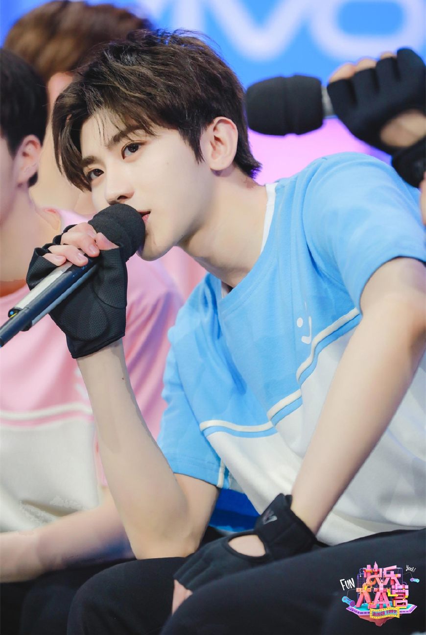 ninepercent合体蔡徐坤唱rap,ninepercent快乐大本营蔡徐坤唱歌