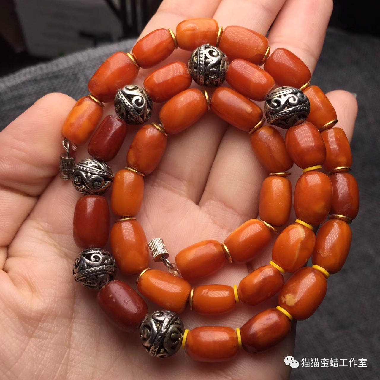 戴了半年的蜜蜡没有任何变化,戴了一段时间蜜蜡的变化