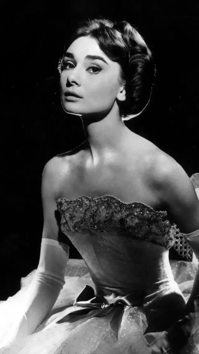 怎么选自己合适的婚纱,如何挑选最适合的婚纱颜色