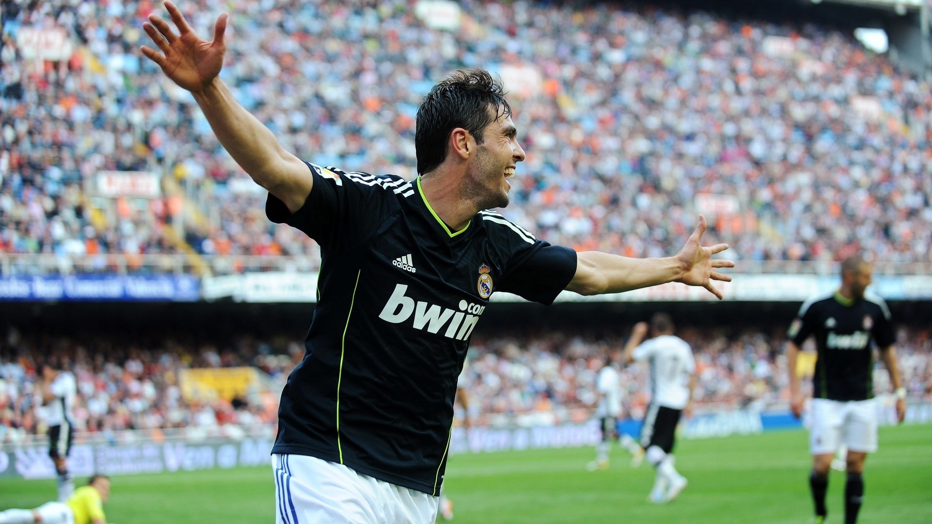 2022足球壁纸4k超清全面屏,足球顶级球员壁纸4k超清全面屏