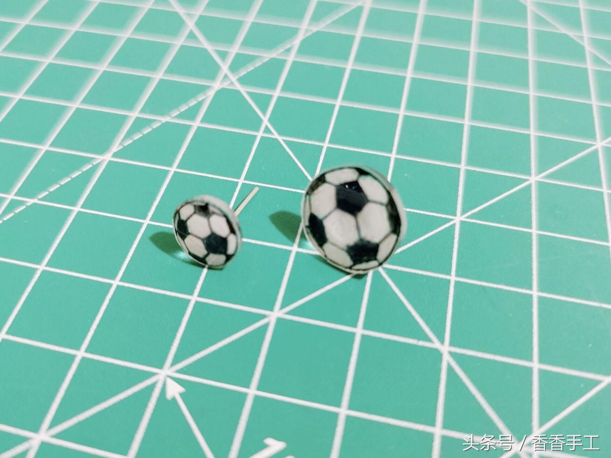 热缩片自制小耳钉,热缩片做耳钉教程手绘