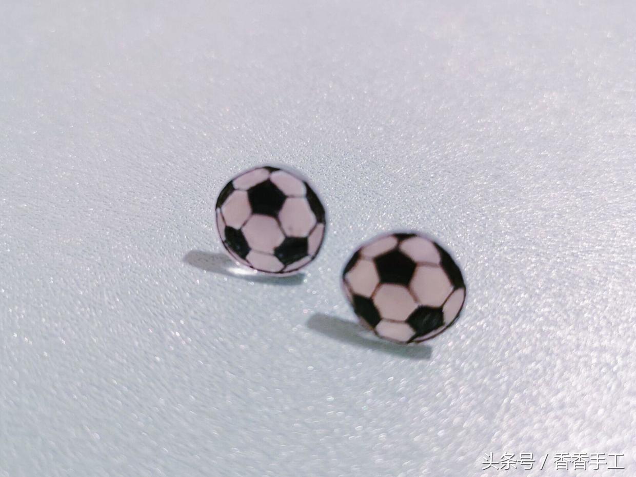 世界杯开始了准备什么,世界杯足球纪念物