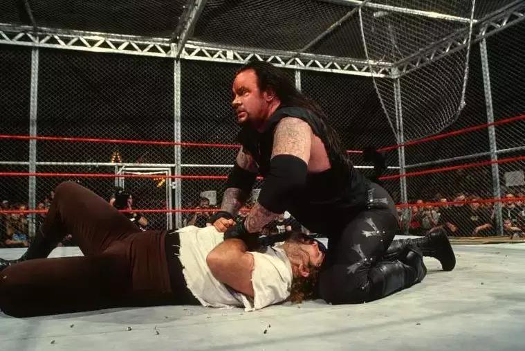 wwe最帅服装,罗曼雷恩斯不穿防弹衣