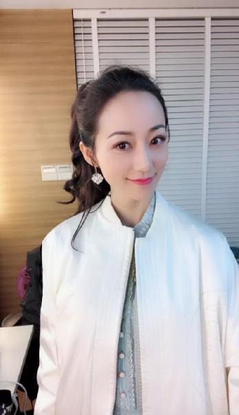 韩雪近期迷人美照,韩雪冬日晒自拍照