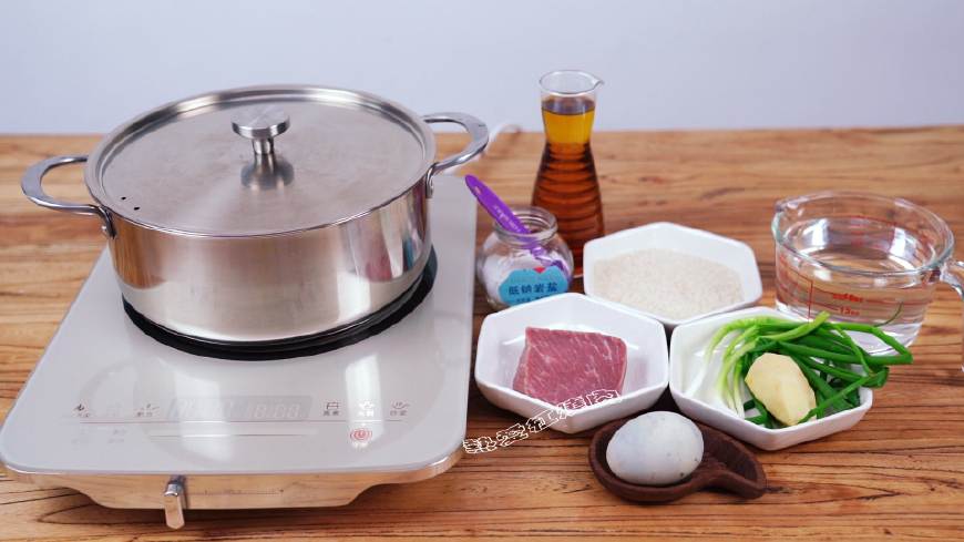 熬粥怎么粘稠水和米的比例,如何熬粥才能把粥熬得粘稠