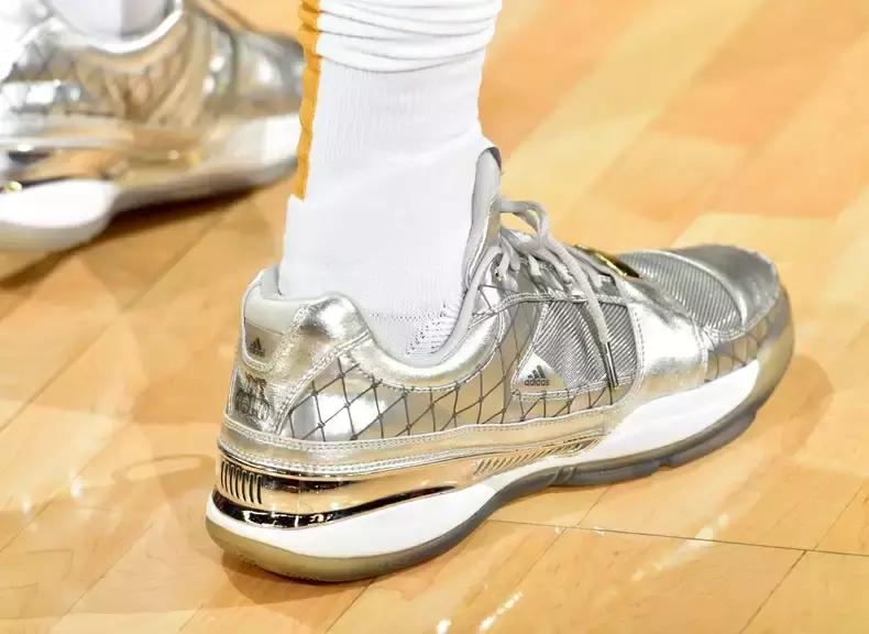 NBA总决赛G1赛场上脚鞋款一览