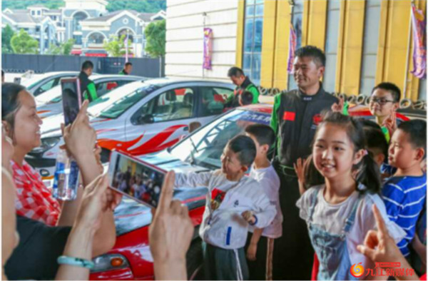 团结一心共度六一,联盛六一