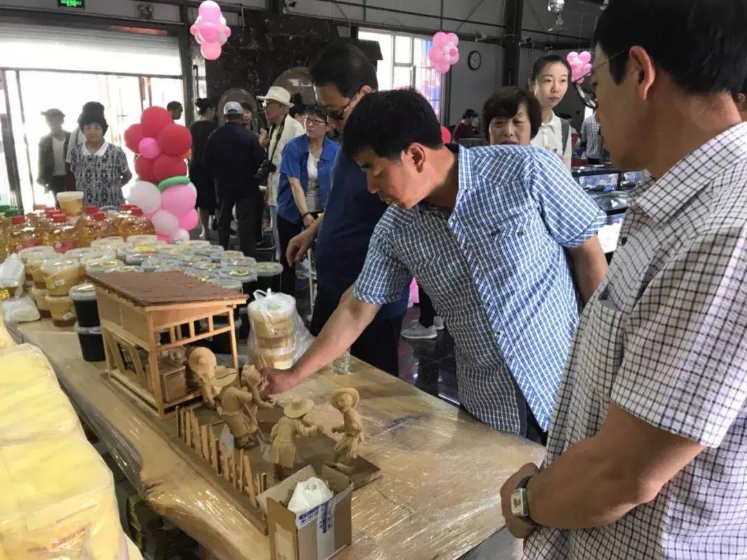 延吉市有卖根雕茶台,延吉市俄罗斯商品展