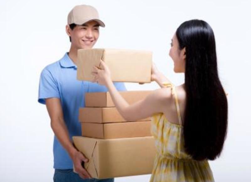 深圳送快递的工资,深圳送快递小哥真实收入