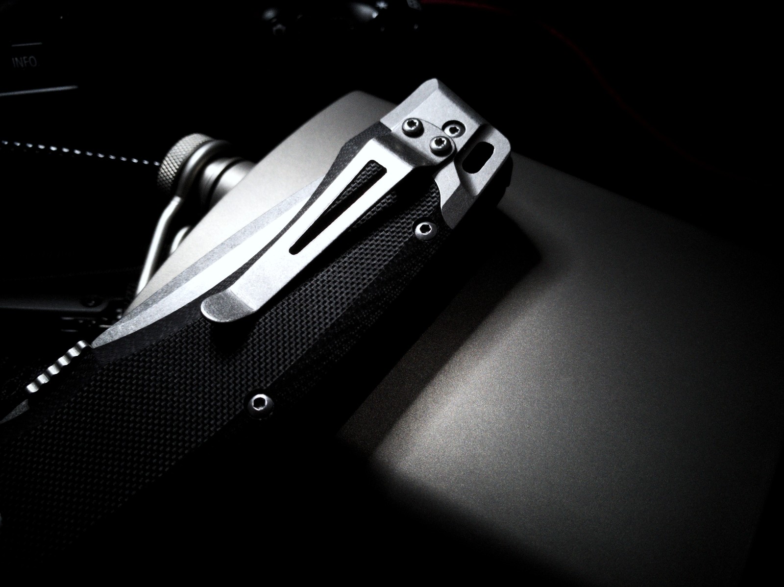 汉道洛克折叠刀钛合金版,汉道洛克刀镂空手柄好吗