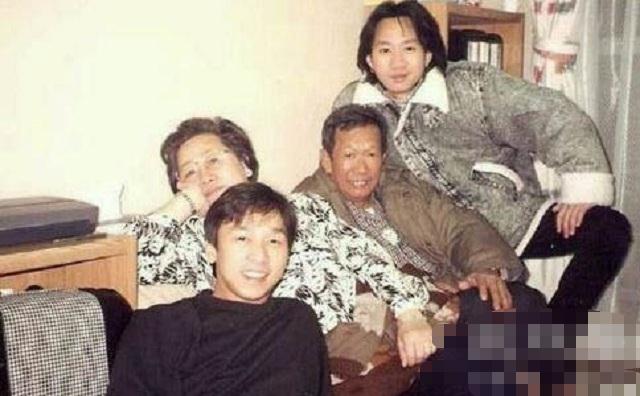 黄家驹写给曾经最爱的女朋友,黄家驹写给最爱的女朋友