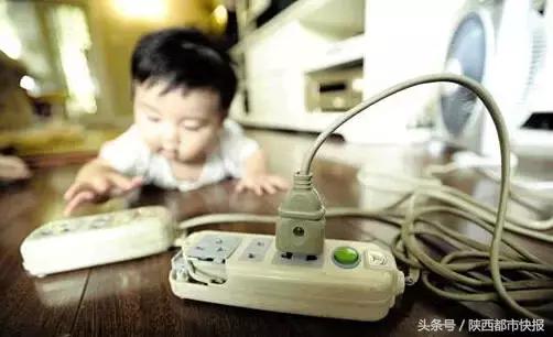 因父亲一时疏忽五岁小女孩截肢,宝宝刚出生就被截肢两只腿都没了