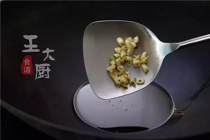 大头菜炒西红柿的营养功效,大头菜炒西红柿的营养价值及功效