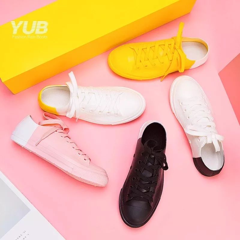 穿上雨鞋,下雨天穿雨鞋防水又好看时尚