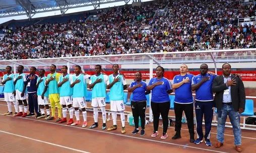 纳米比亚护腿板共用,共用一个护腿板