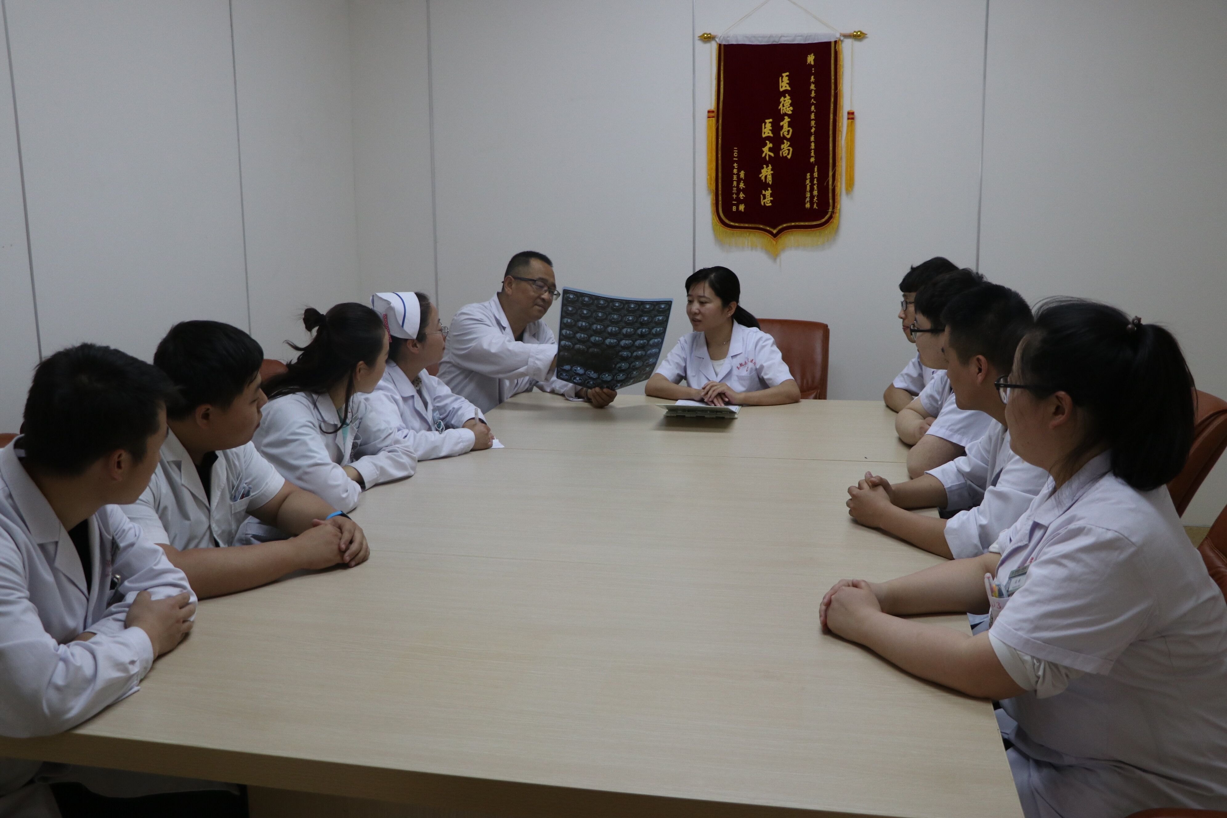 愿学华佗医万众——记吴起县人民医院学科建设带头人王生祥