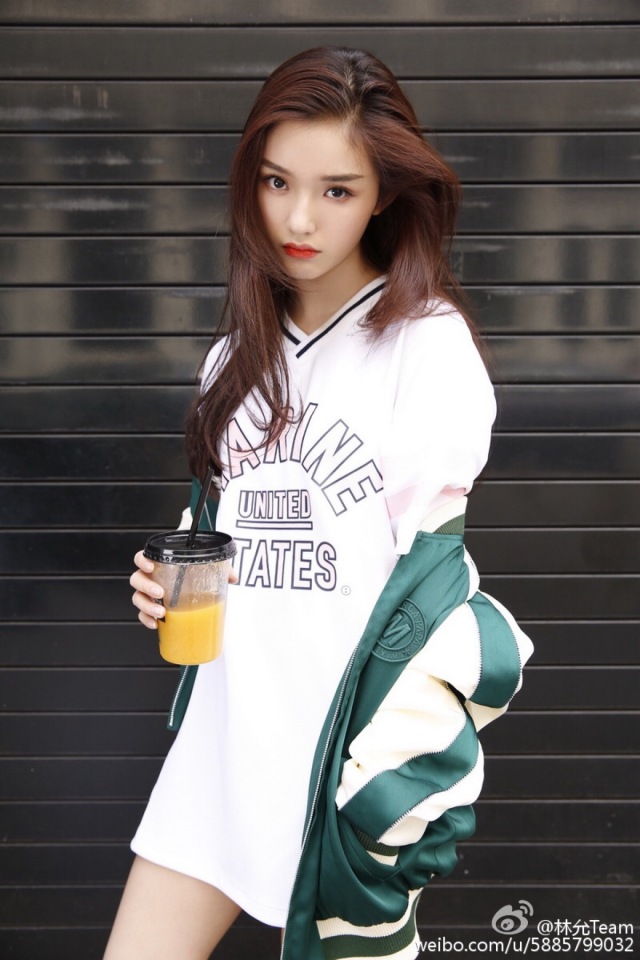 林允摆拍,林允小号惊艳亮相