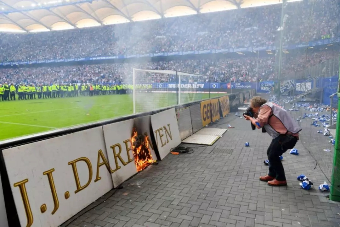 球场内的烟火是什么,球场的烟火