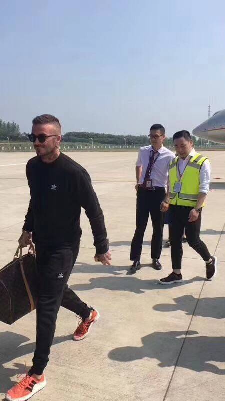 G-EXPO世界足球峰会，吉克隽逸跨界出席，贝克汉姆获终身成就奖