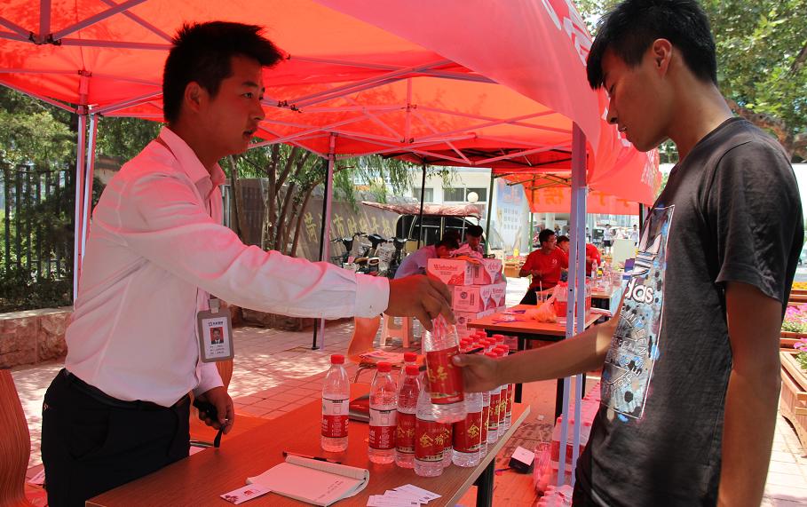 助力高考我们在行动送水,为了高考护航我们在行动