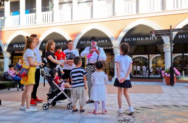 又能看表演又能买买买的意大利式夏日狂欢？不出国门就能去！