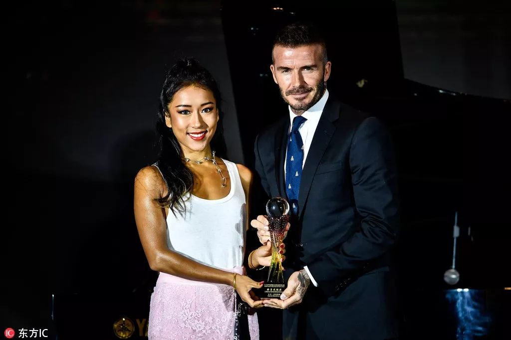 贝克汉姆伦敦奥运会开幕式,贝克汉姆卡洛斯亚洲杯