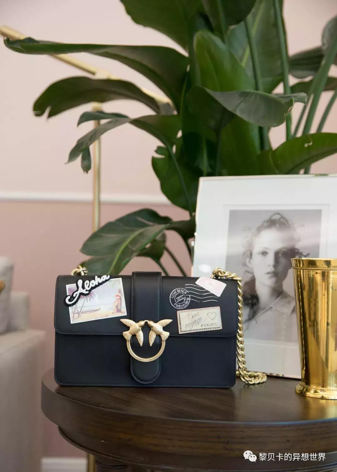 她们买了不少包，但天天背的还是这几个