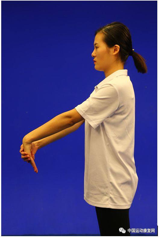 网球肘拉筋,得了网球肘如何继续网球训练