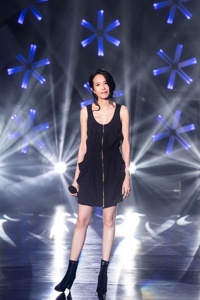 莫文蔚我们在中场相遇高清海报,莫文蔚我们在中场相遇乐评