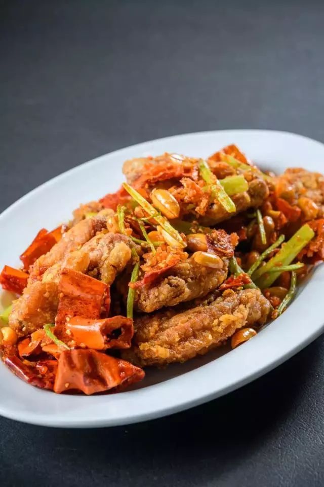 浜旀槦绾ч厭搴楀悆鑷姪椁愭墠鐧炬潵鍧椾箞,浜哄潎涓嶈繃鐧惧氨鑳藉悆鍒颁簲鏄熺骇閰掑簵