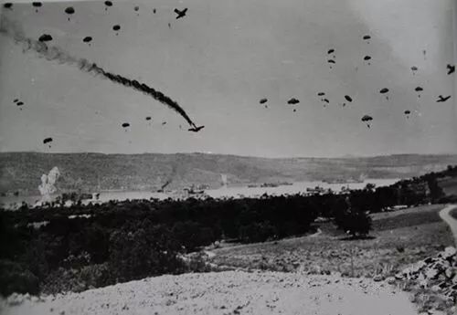 德国空降兵突袭,德军袭击苏联空降伞兵