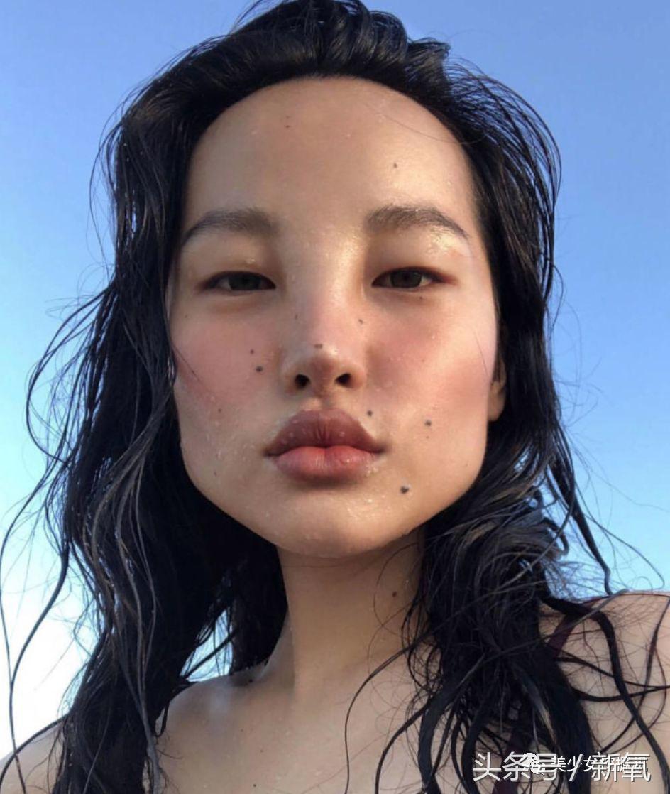 鼻子里放倒三角假体的超模就是牛头梗本梗啊!