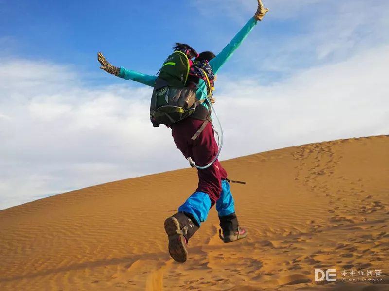 108名5年级孩子沙漠特训与一所体制内学校的破壳——红英小学