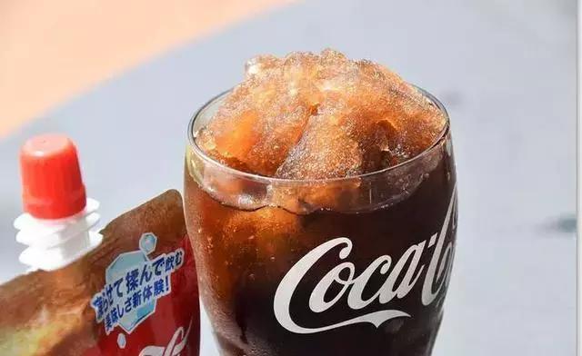 日本可口可乐樱花味,试喝日本樱花味可乐