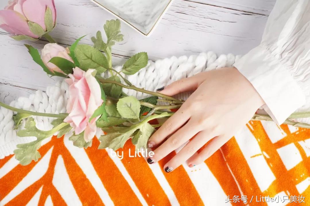 开了家美甲店结果指甲比谁都干净,美甲店如何把指甲做到持久度更长