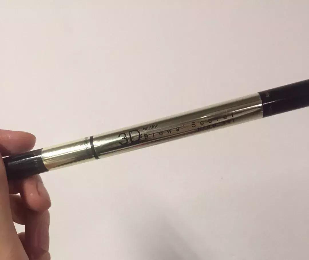 有刘海的港风妆容教程,流行的欧美妆教程