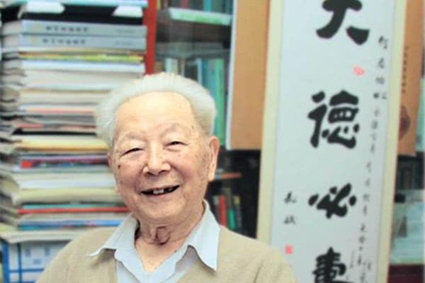 三国谋士系列之六五：荀彧为何选择自杀，这么做有何寓意