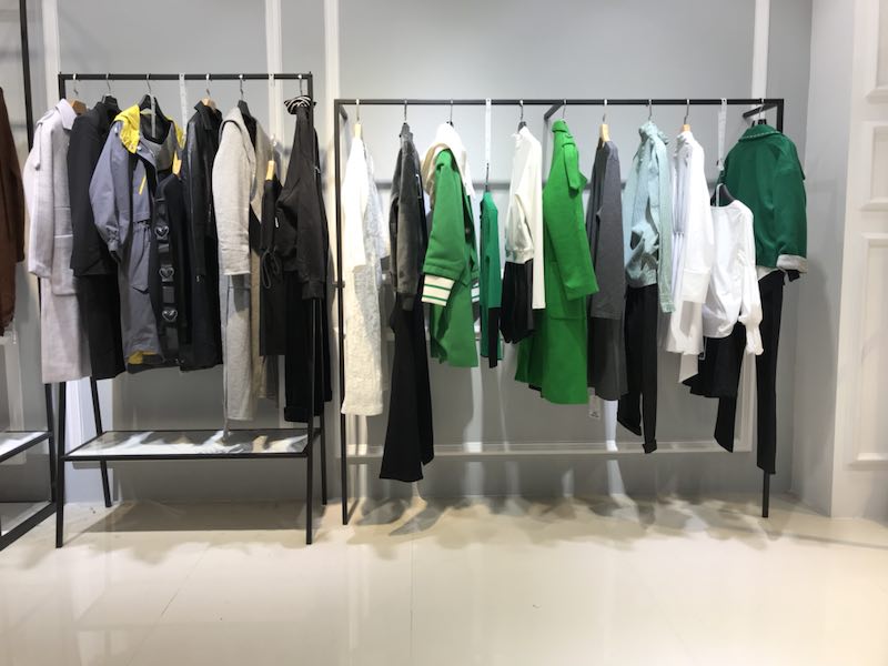 广州服装尾货批发市场怎么拿货,广州名牌衣服尾货批发市场在哪里