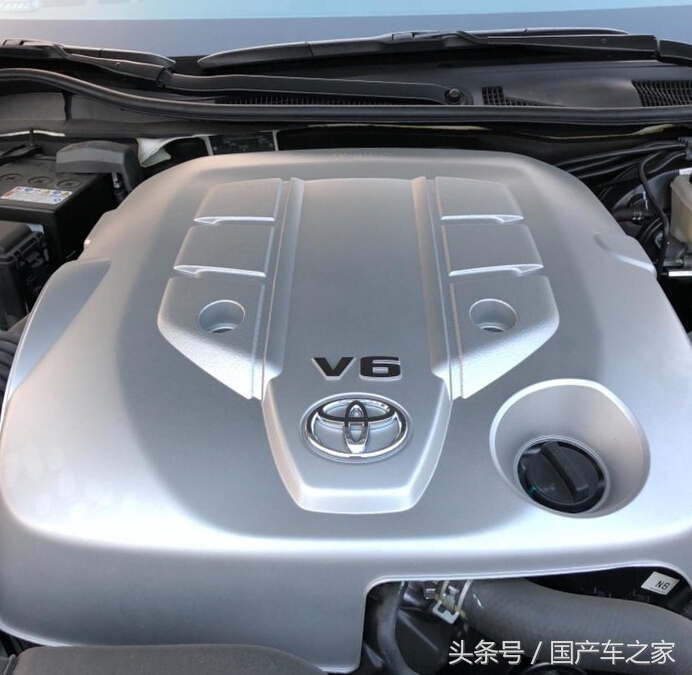 次顶配跟顶配的14代皇冠,提车最后一台车